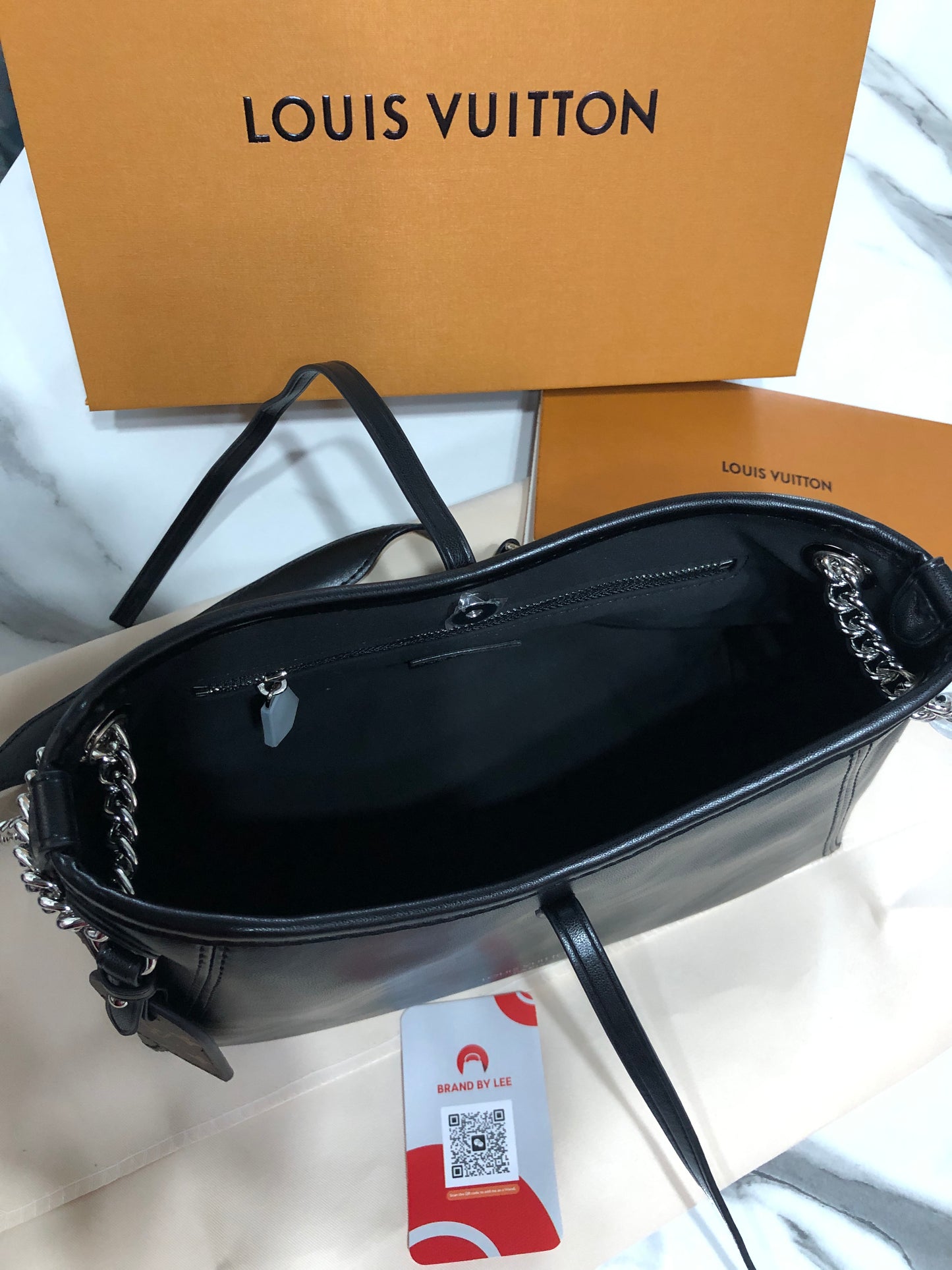 Louis Vuitton Carry All BB