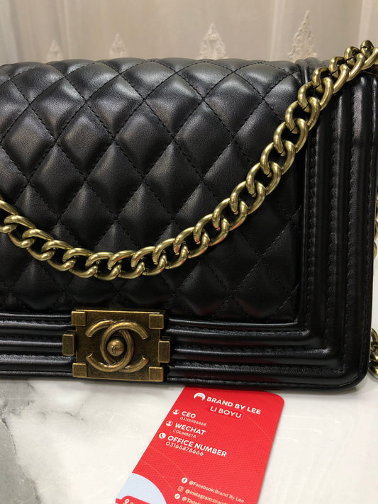 CHANEL Boy Bag