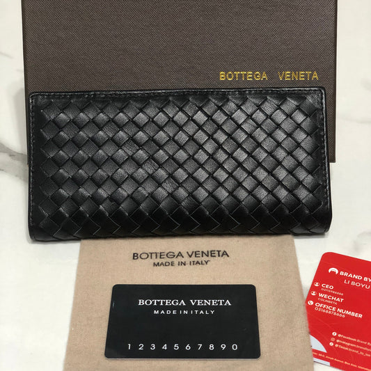 Bottega Veneta Intrecciato Long Wallet.
