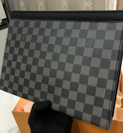 Louis Vuitton Pochette Voyage MM