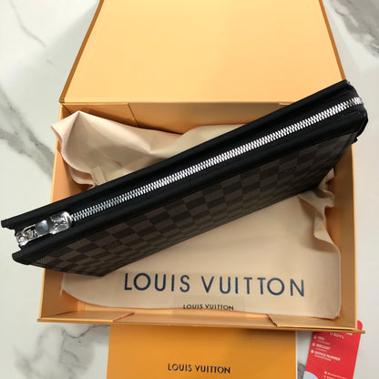 Louis Vuitton Pochette Voyage MM