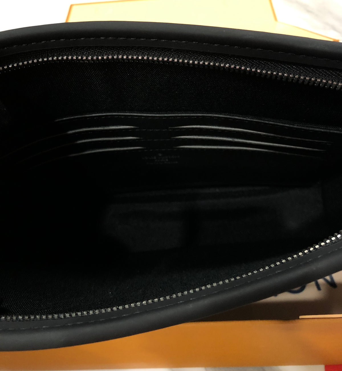 Louis Vuitton Pochette Voyage MM