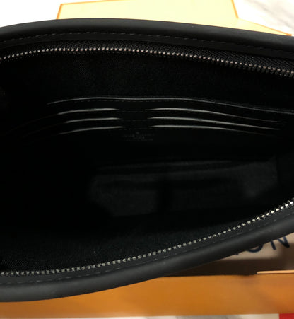 Louis Vuitton Pochette Voyage MM