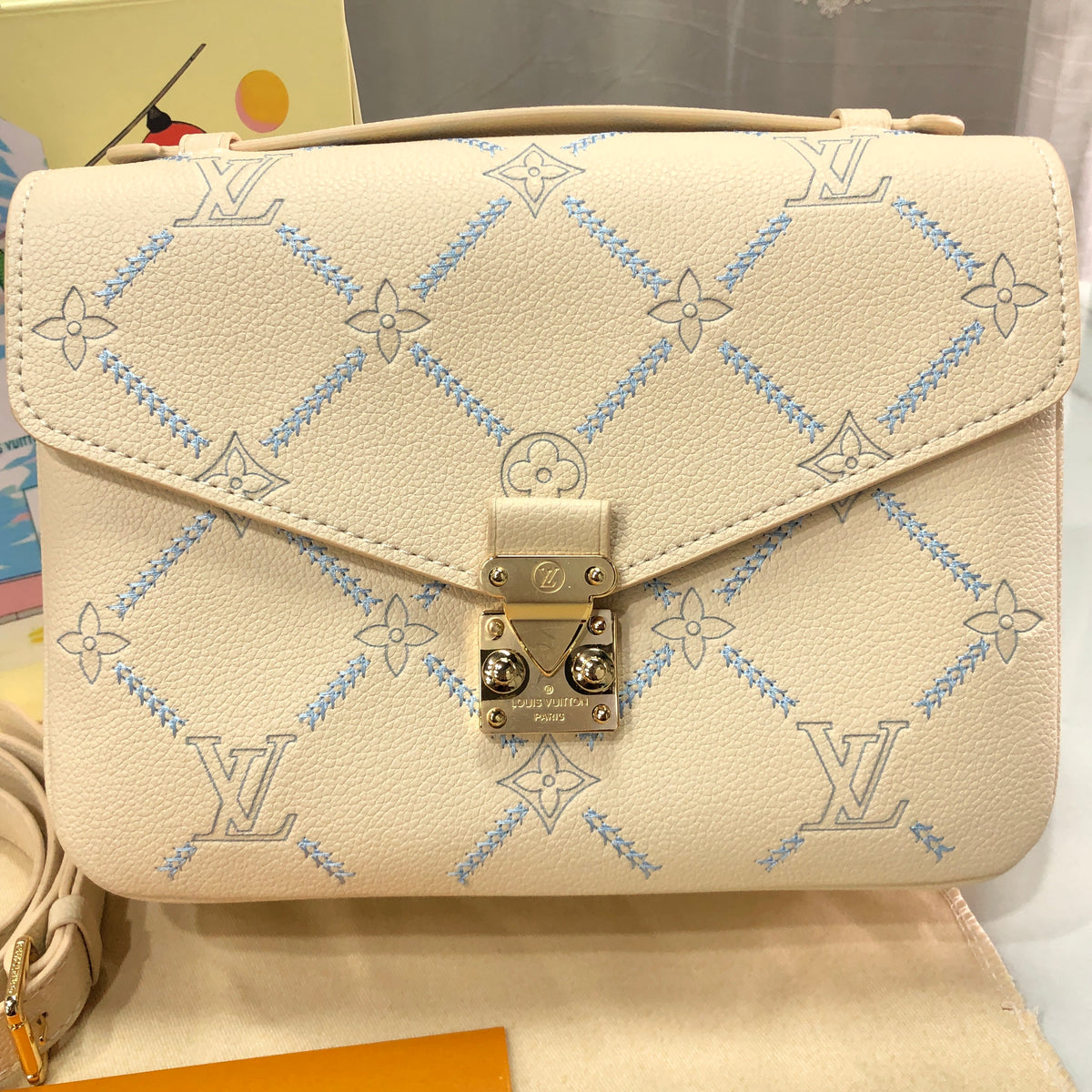 Louis Vuitton Pochette Métis MM in Monogram Empreinte Couture
