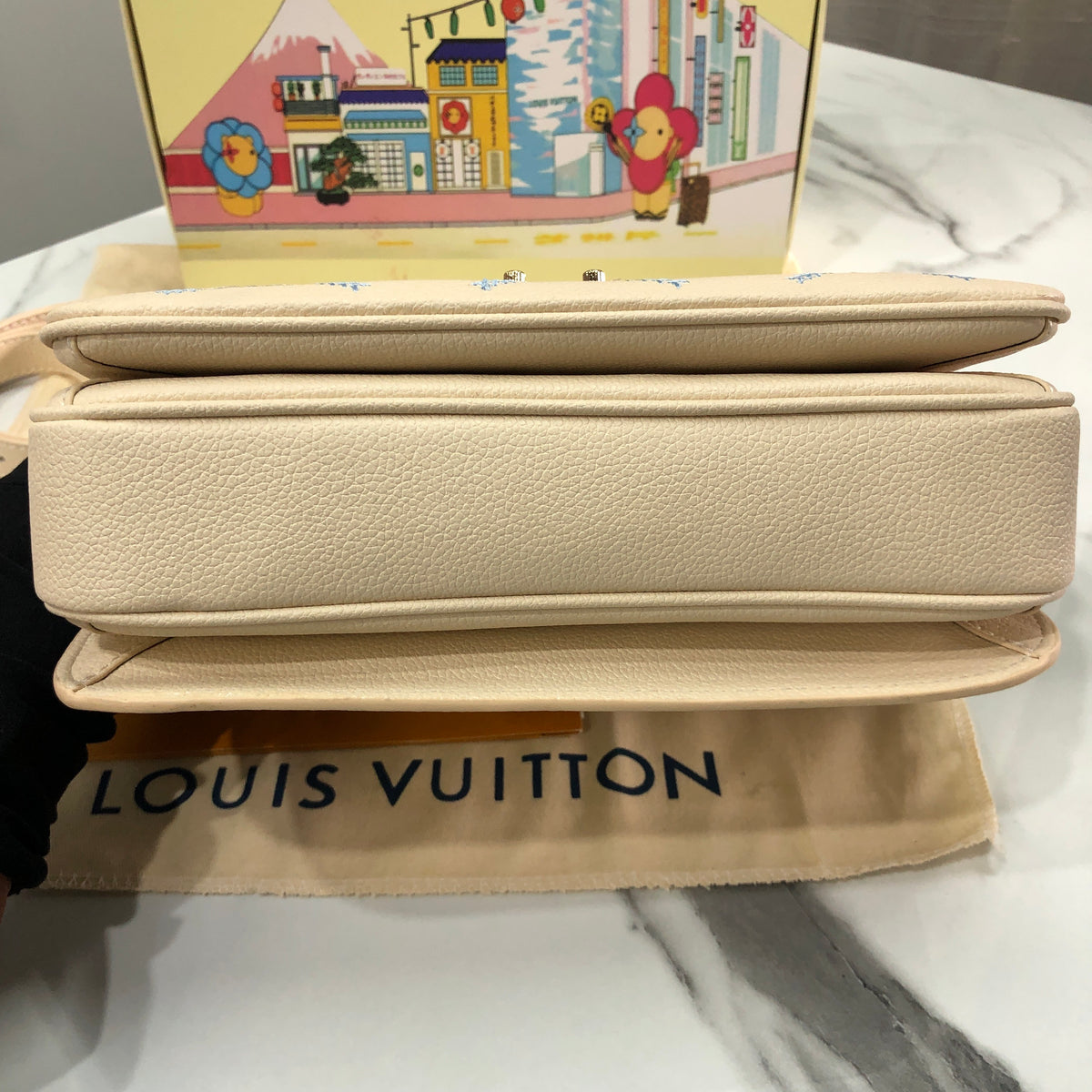 Louis Vuitton Pochette Métis MM in Monogram Empreinte Couture