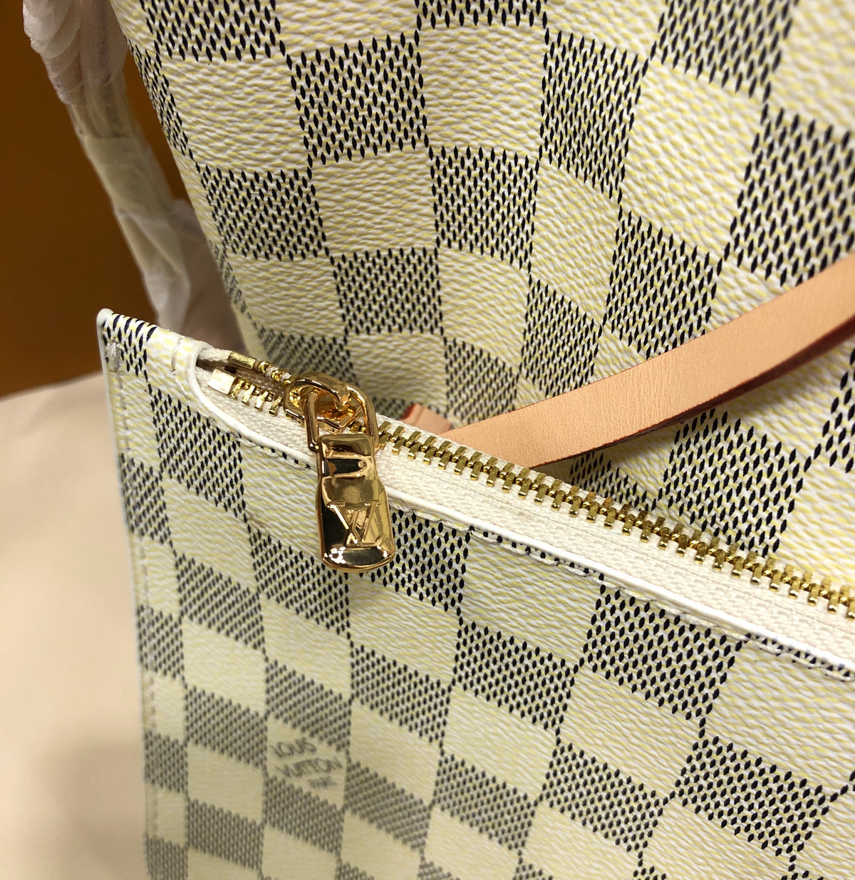 Louis Vuitton Neverfull tote bag