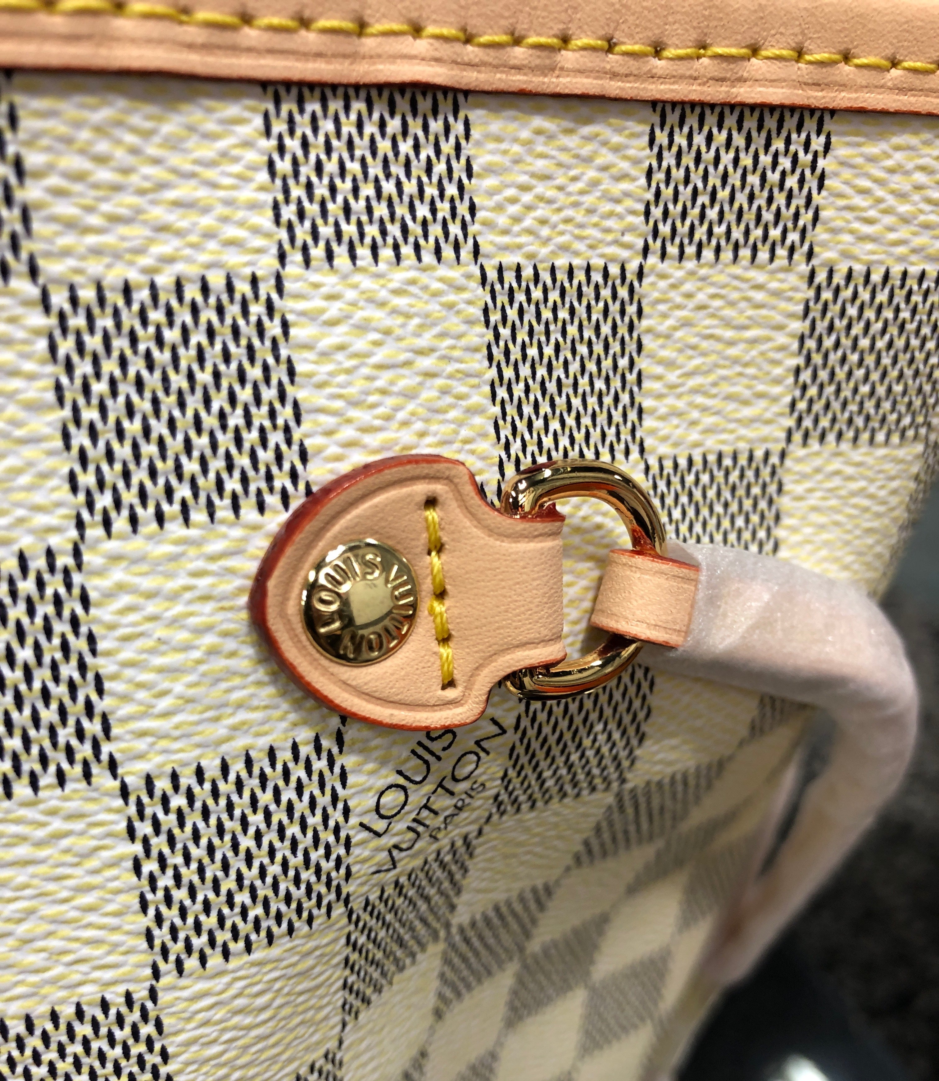 Louis Vuitton Neverfull tote bag