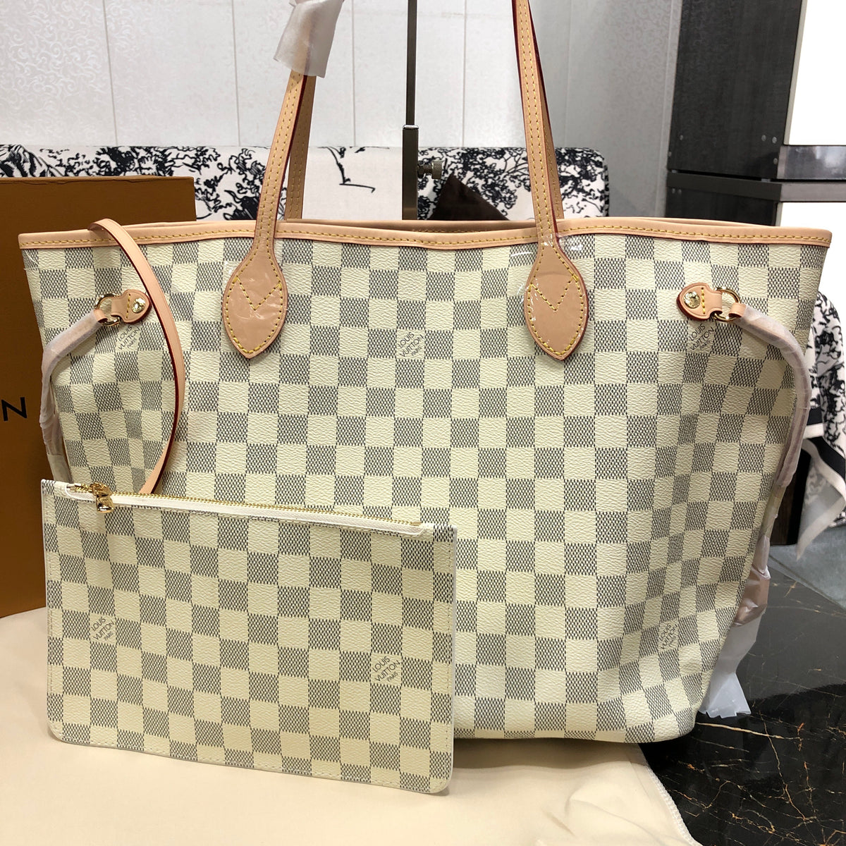 Louis Vuitton Neverfull tote bag