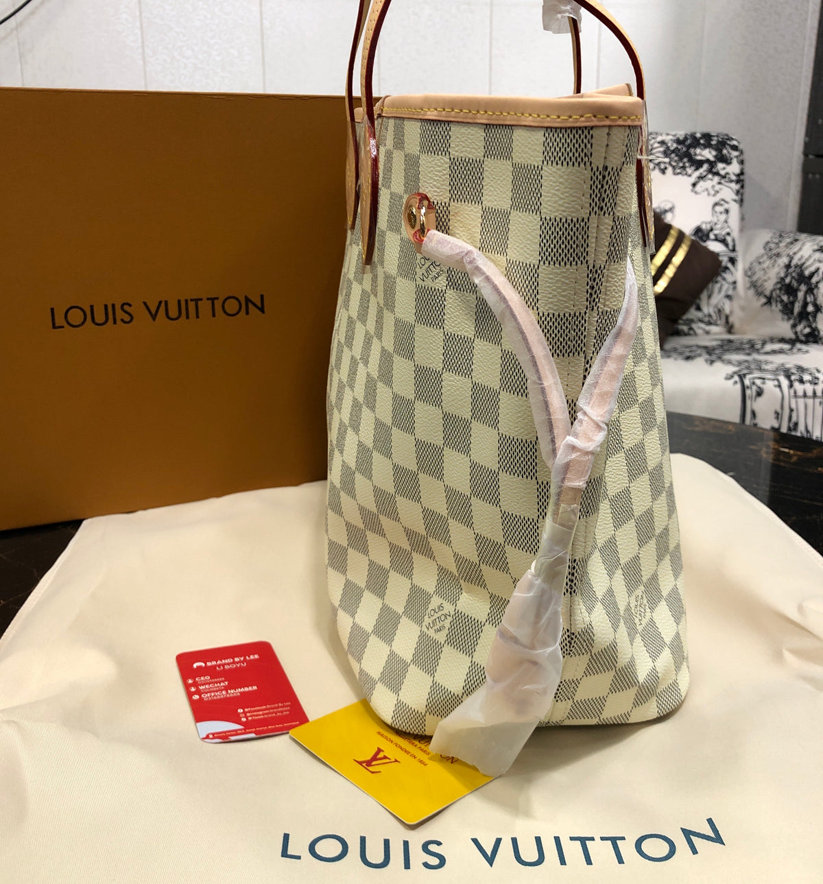 Louis Vuitton Neverfull tote bag