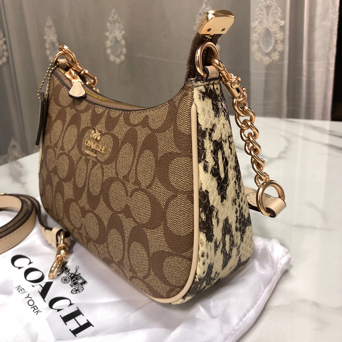 Coach Teri Shoulder bag