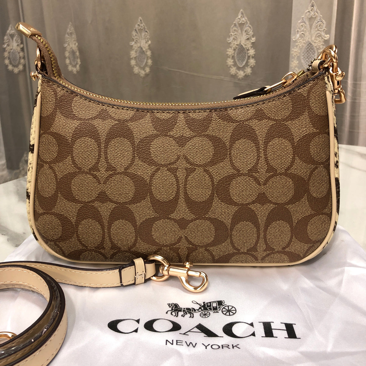 Coach Teri Shoulder bag