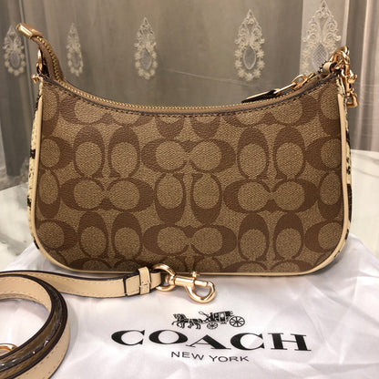 Coach Teri Shoulder bag
