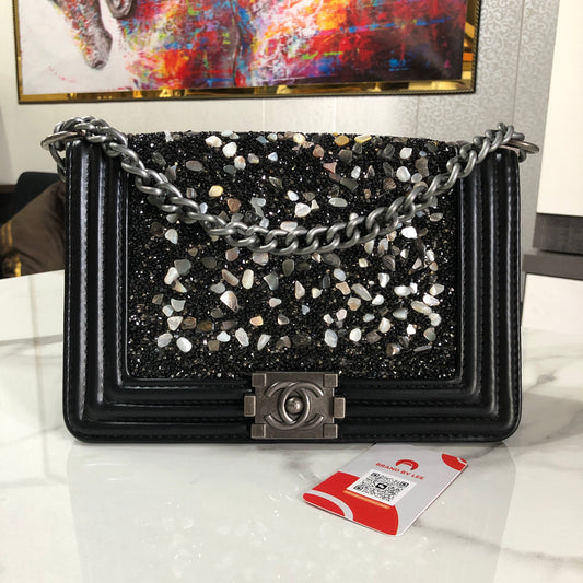 CHANEL Boy Bag