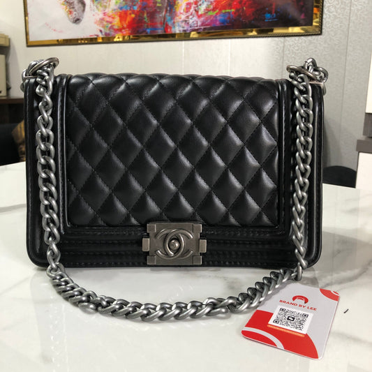 CHANEL Boy Bag