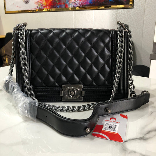 CHANEL Boy Bag