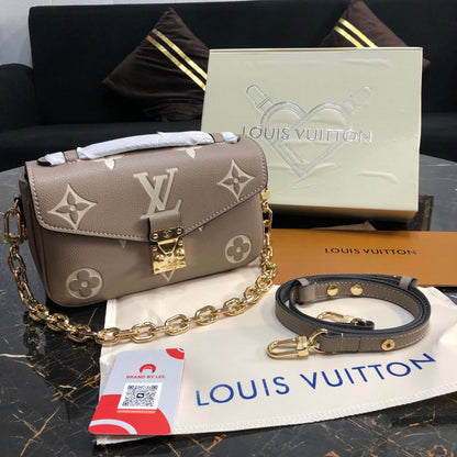 Bolsa Modelo Louis Vuitton Pochette Metis East West