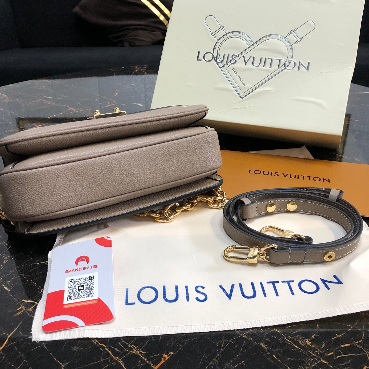 Bolsa Modelo Louis Vuitton Pochette Metis East West