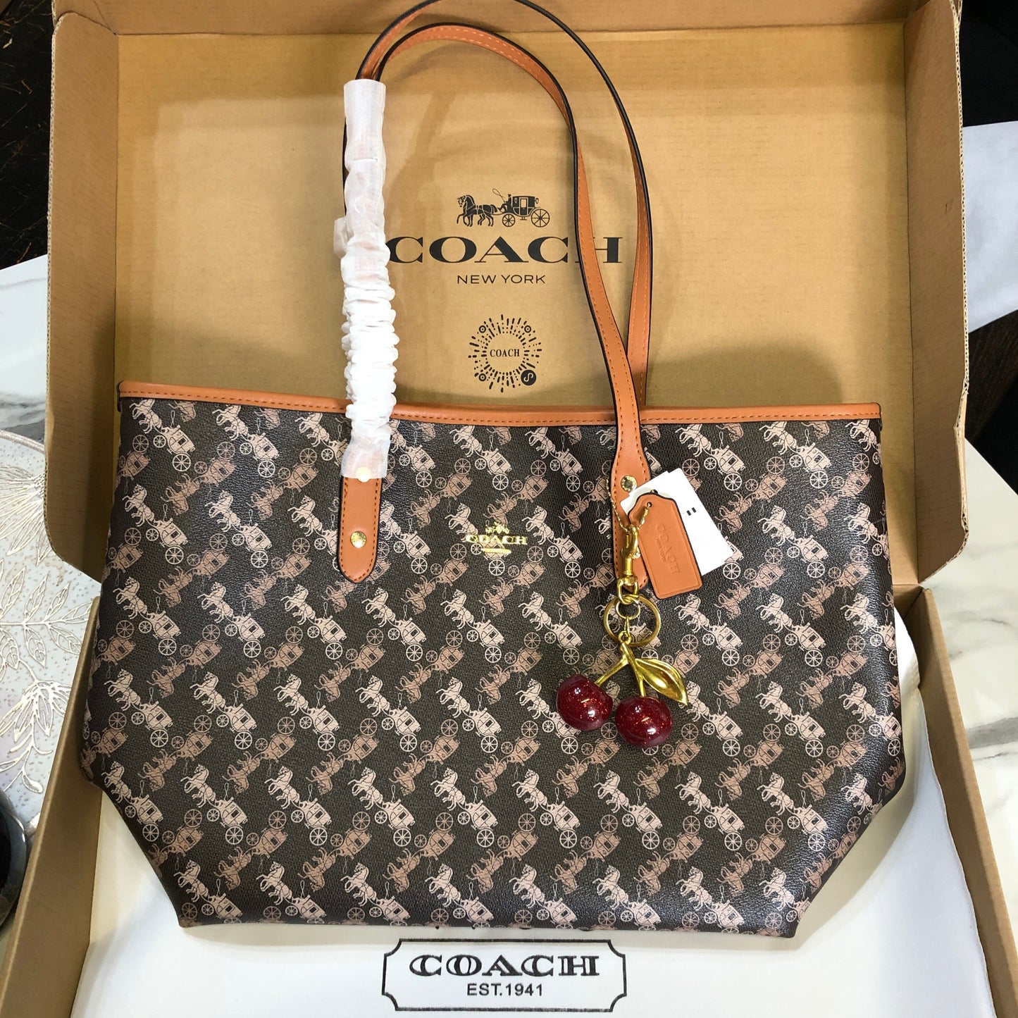 Coach City Zip Tote Bag with Horse and Carriage pattern