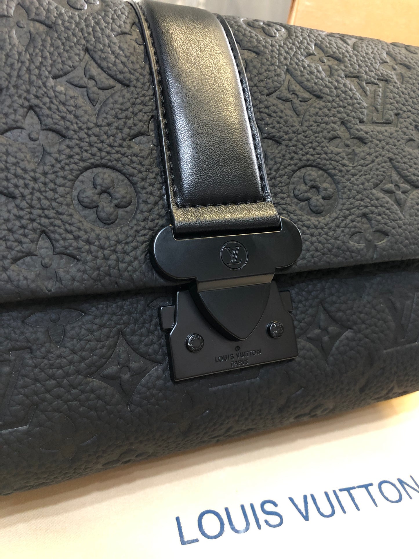 Louis Vuitton S-Cape Messenger Men Bag
