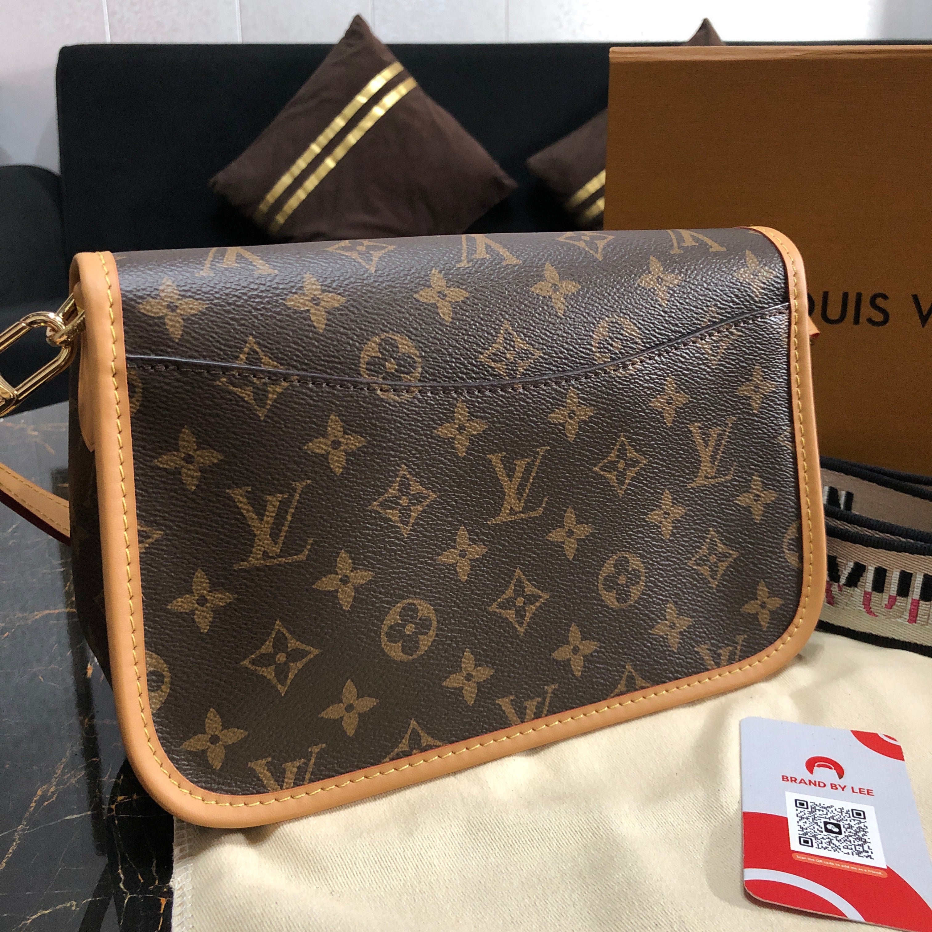 Louis Vuitton Diane satchel in Monogram canvas
