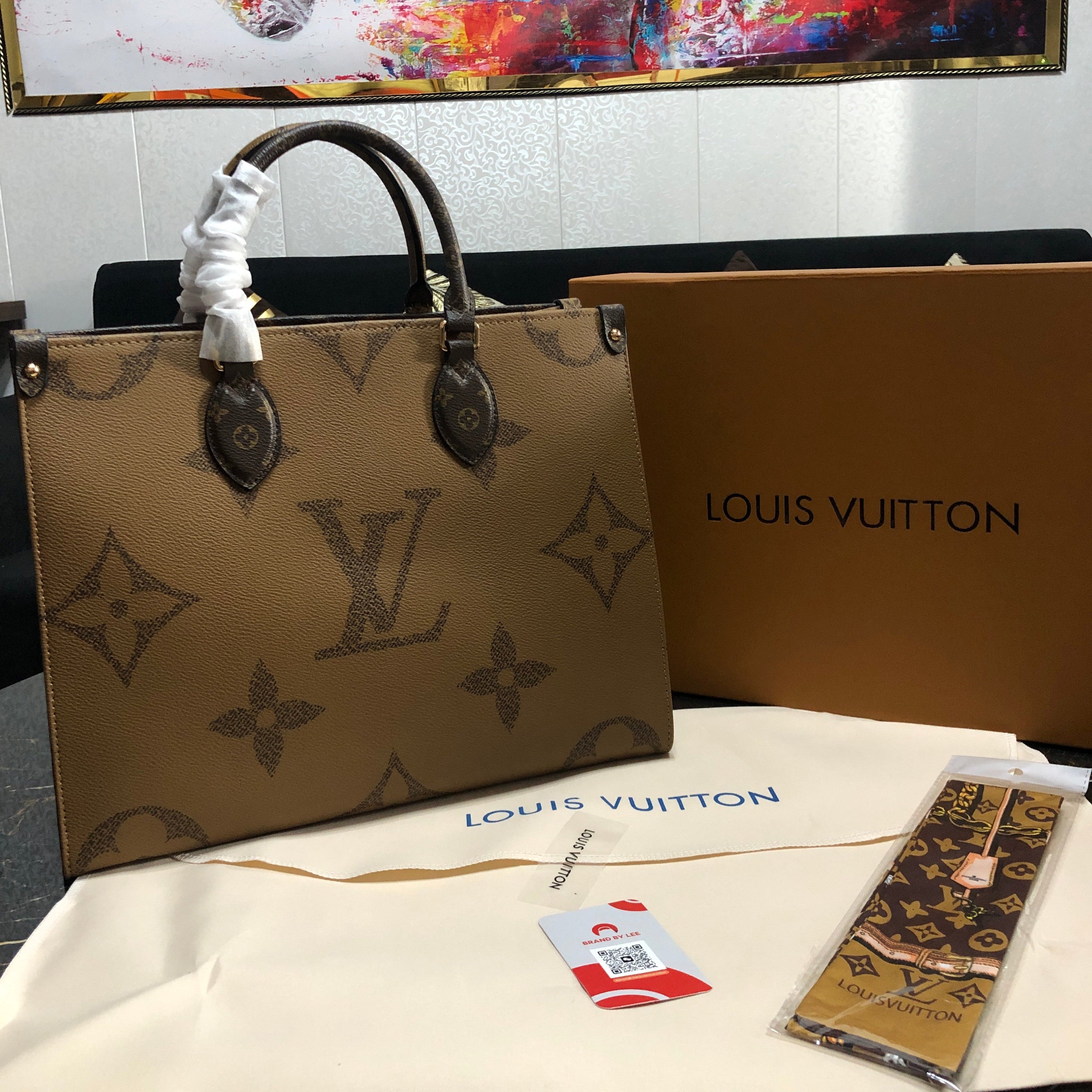 OnTheGo MM Monogram Canvas Tote bag