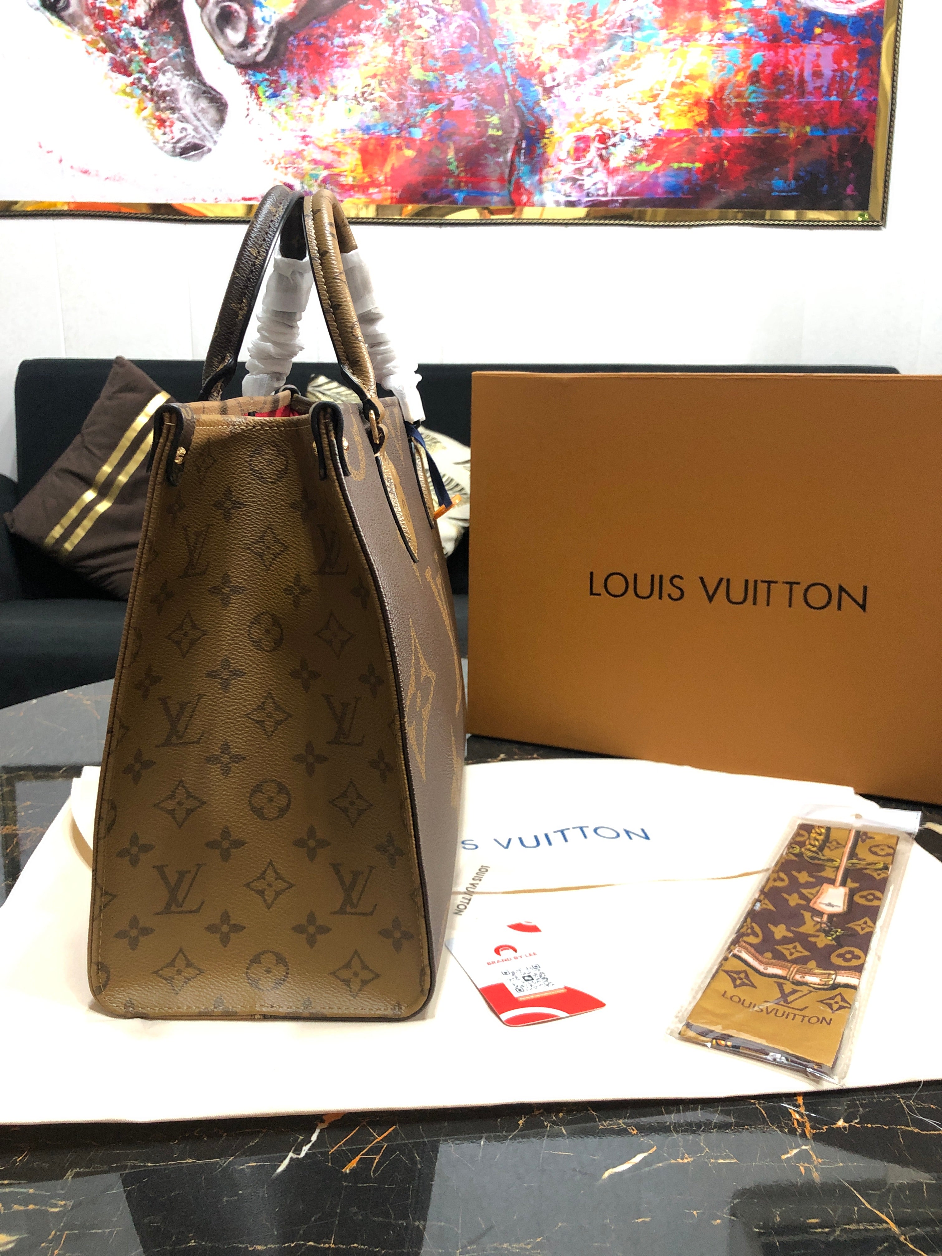 OnTheGo MM Monogram Canvas Tote bag