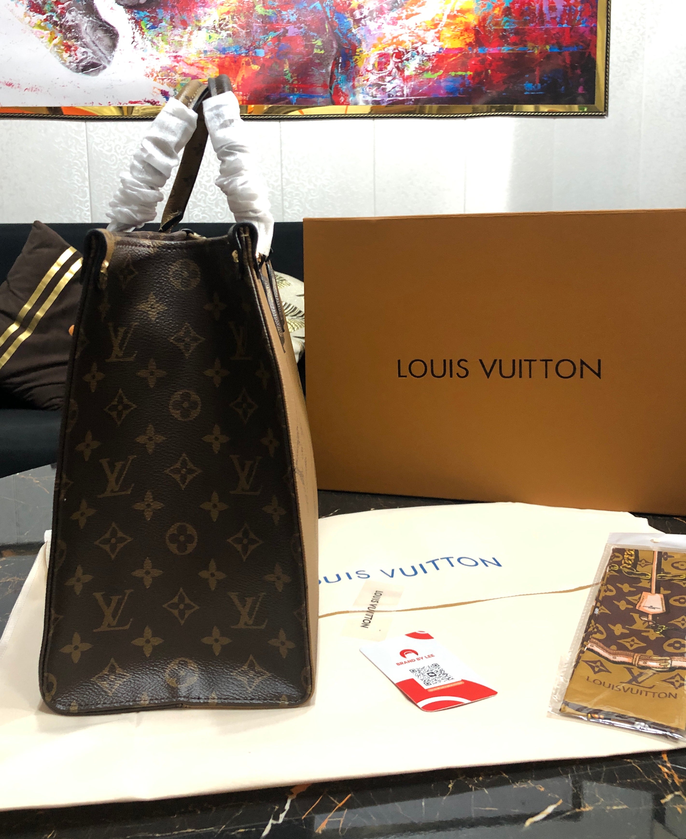 OnTheGo MM Monogram Canvas Tote bag