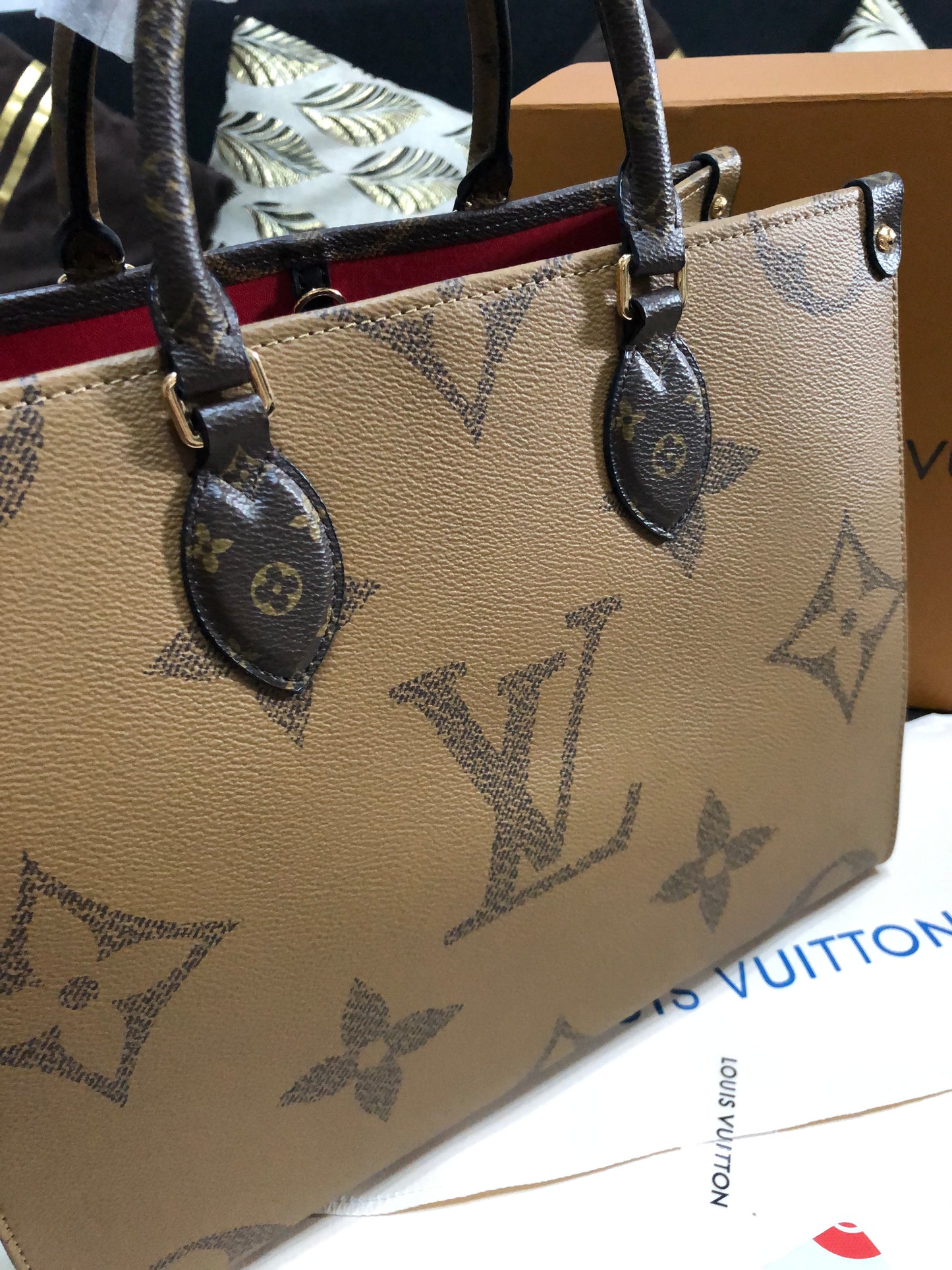 OnTheGo MM Monogram Canvas Tote bag