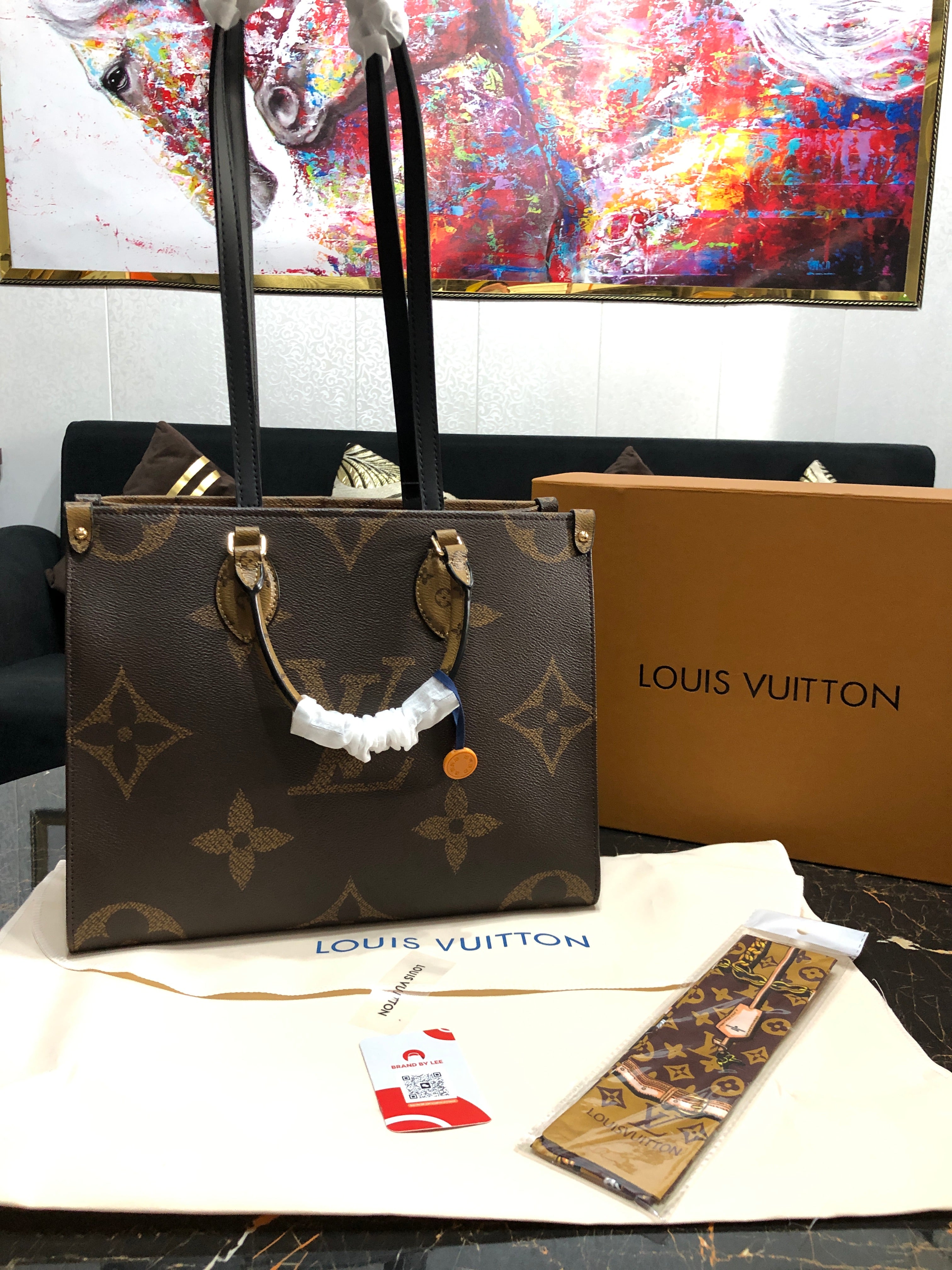 OnTheGo MM Monogram Canvas Tote bag