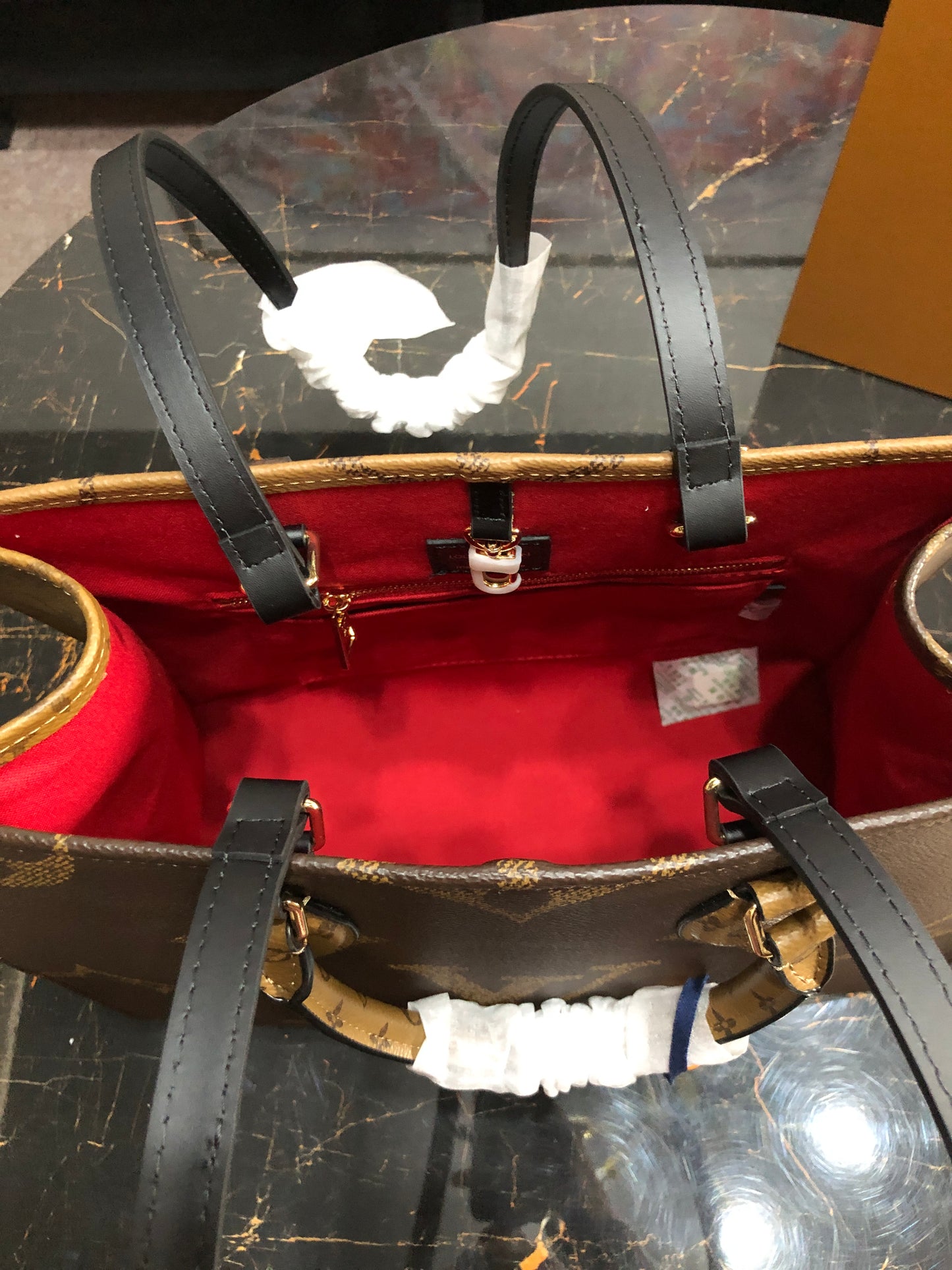 OnTheGo MM Monogram Canvas Tote bag