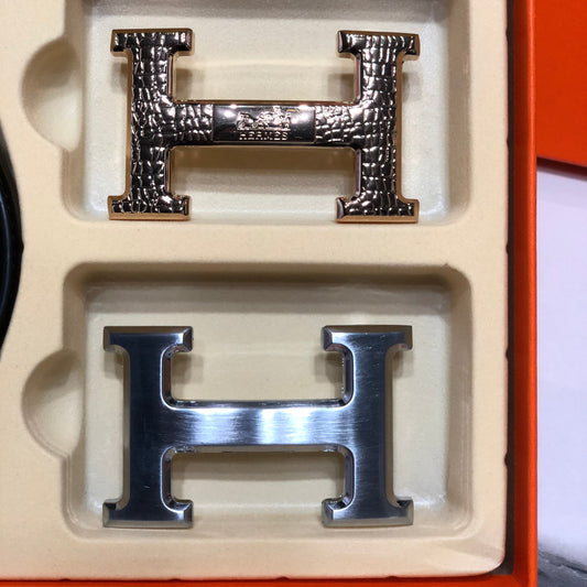 Hermès belt with two interchangeable H buckles