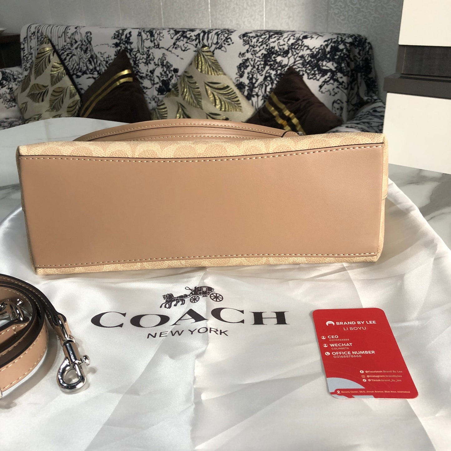 Coach Laurel Shoulder Bag In Signature Canvas