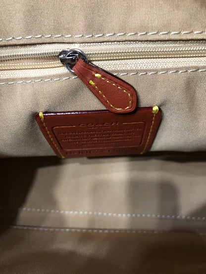 Coach Laurel Shoulder Bag In Signature Canvas