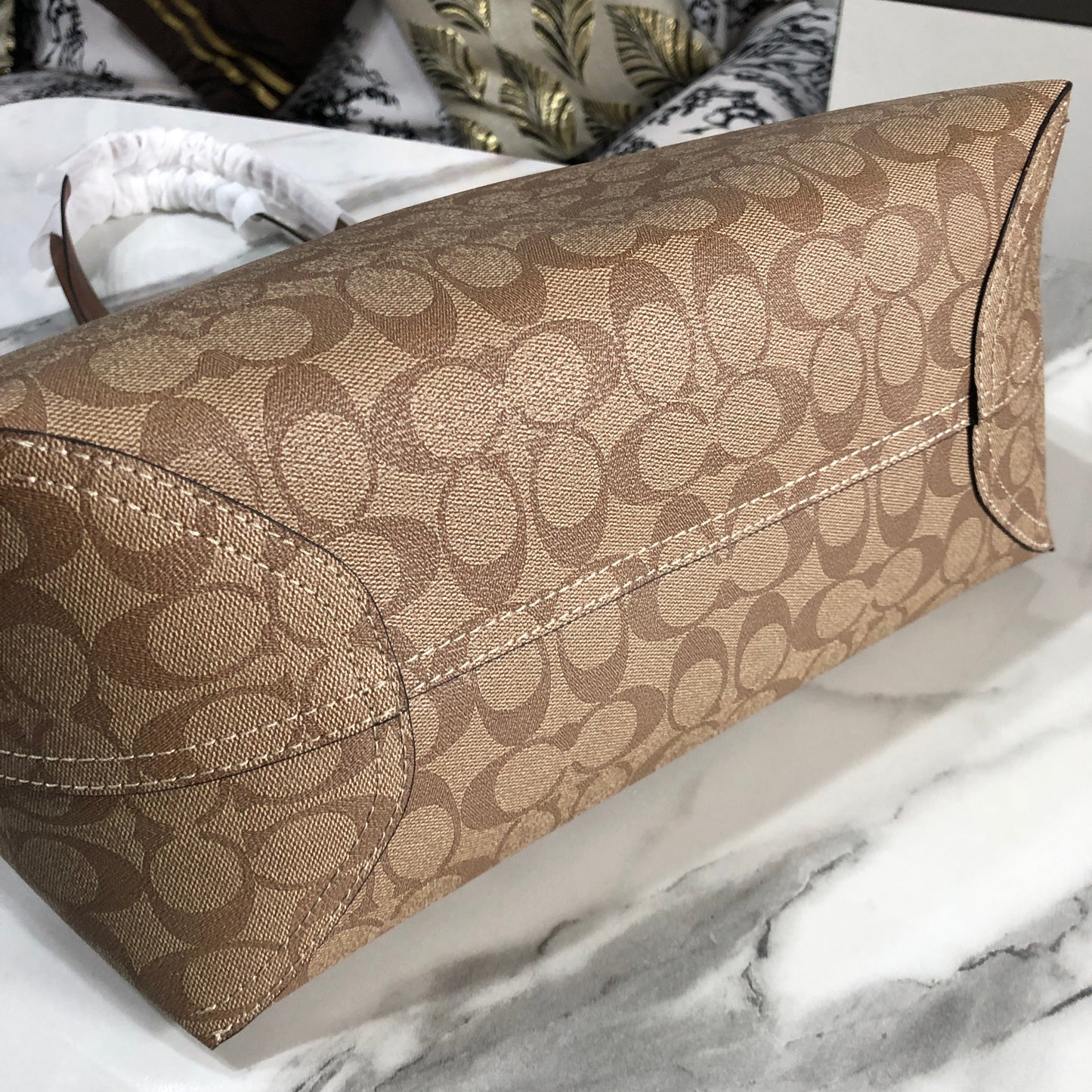 Coach City Tote in Signature Canvas