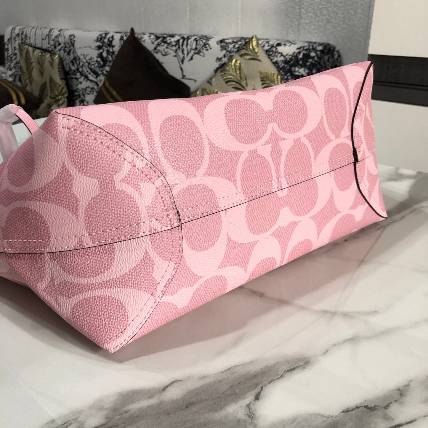Coach City Tote in Signature Canvas