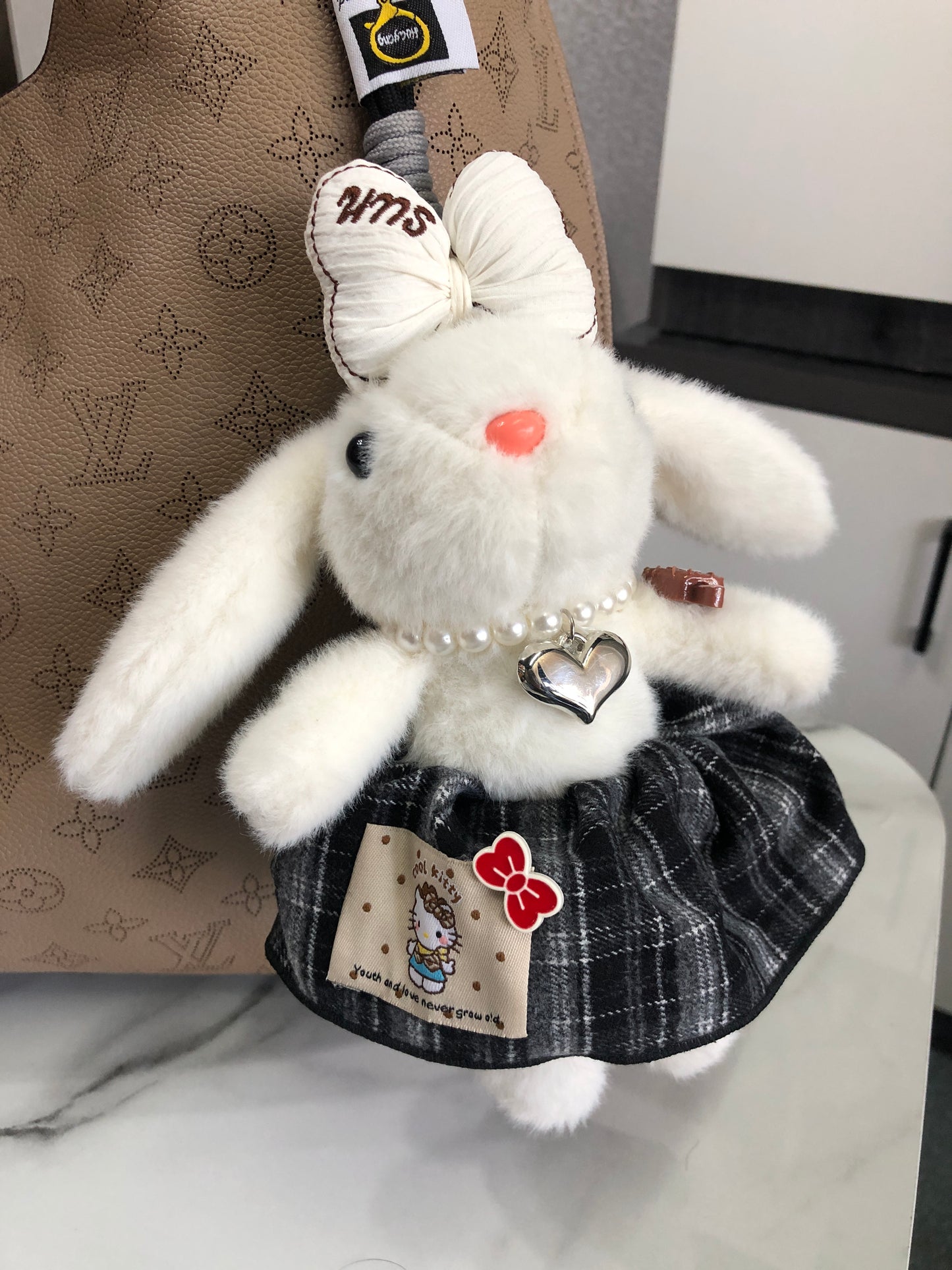 Louis Vuitton Carmel Hobo bag