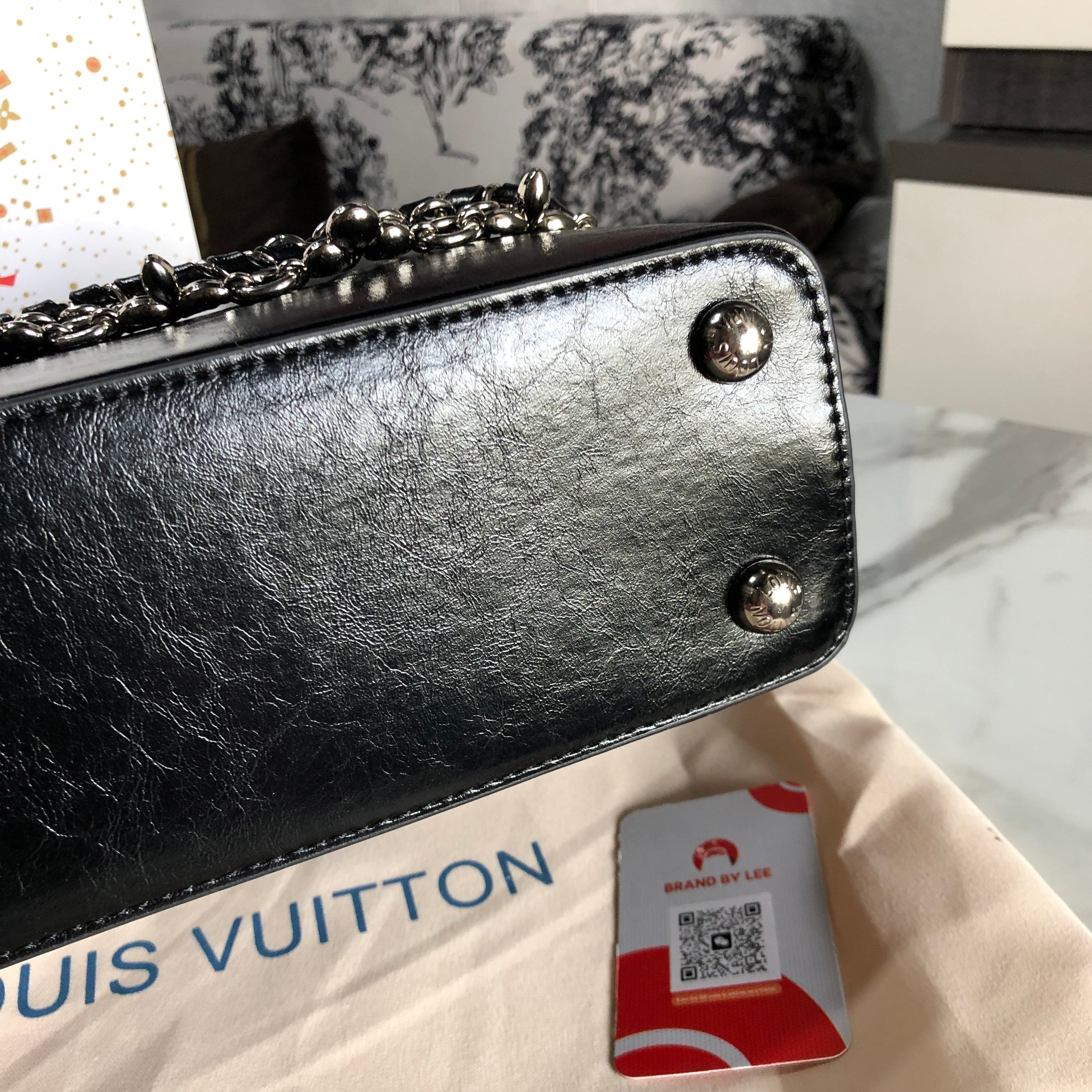 Louis Vuitton Capucines East-West BB