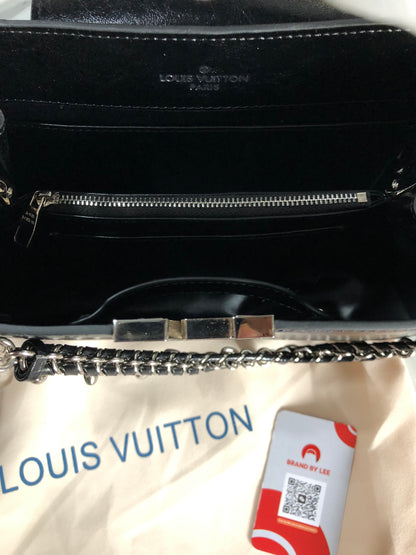 Louis Vuitton Capucines East-West BB