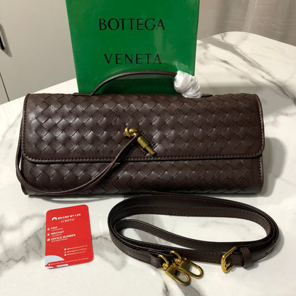 Bottega Veneta Andiamo clutch