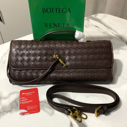 Bottega Veneta Andiamo clutch