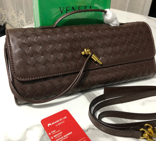Bottega Veneta Andiamo clutch