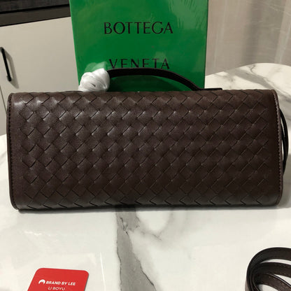 Bottega Veneta Andiamo clutch