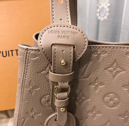 Louis Vuitton All In One tote bag