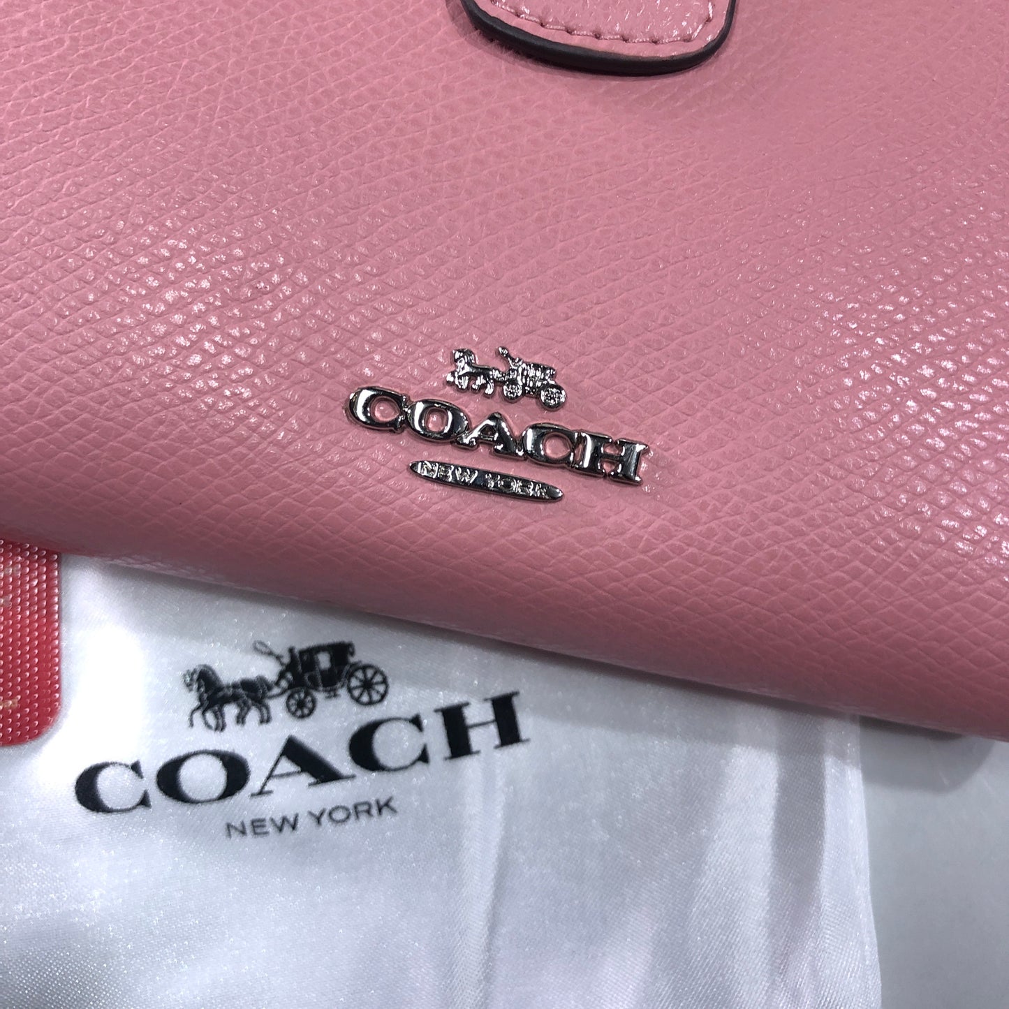 Coach Women's Medium Corner Zip Wallet