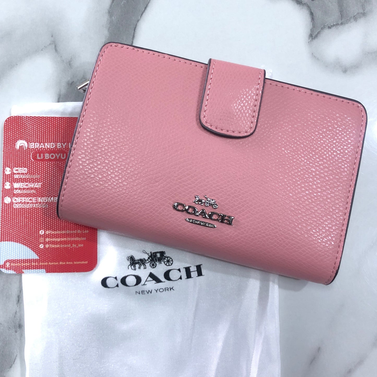Coach Women's Medium Corner Zip Wallet