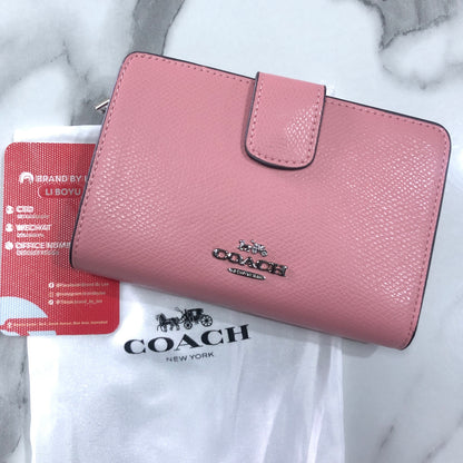 Coach Women's Medium Corner Zip Wallet