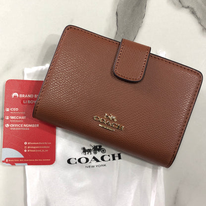 Coach Women's Medium Corner Zip Wallet