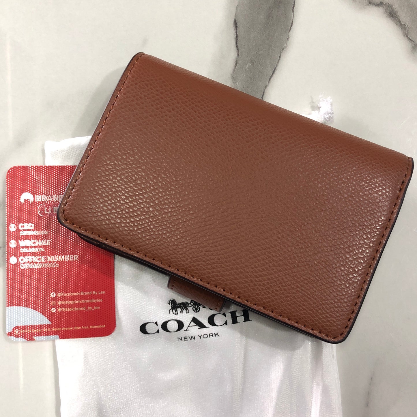Coach Women's Medium Corner Zip Wallet