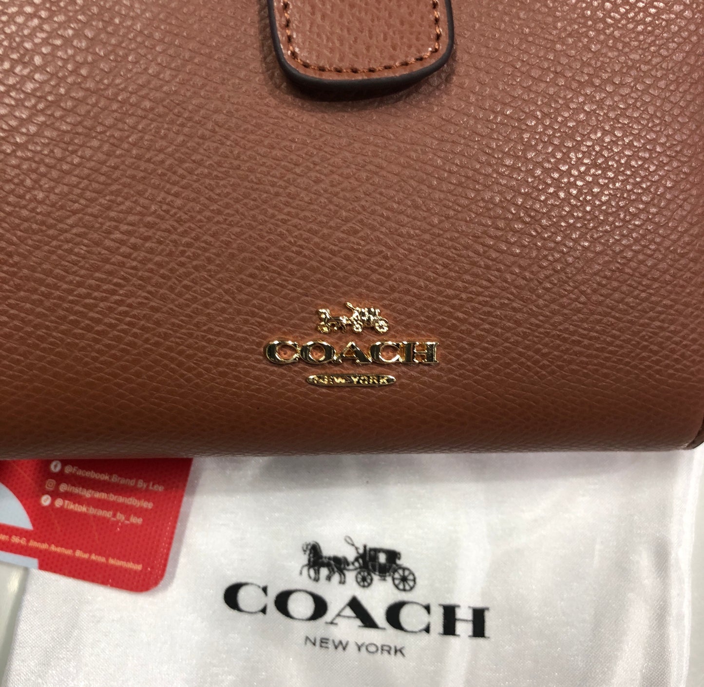 Coach Women's Medium Corner Zip Wallet