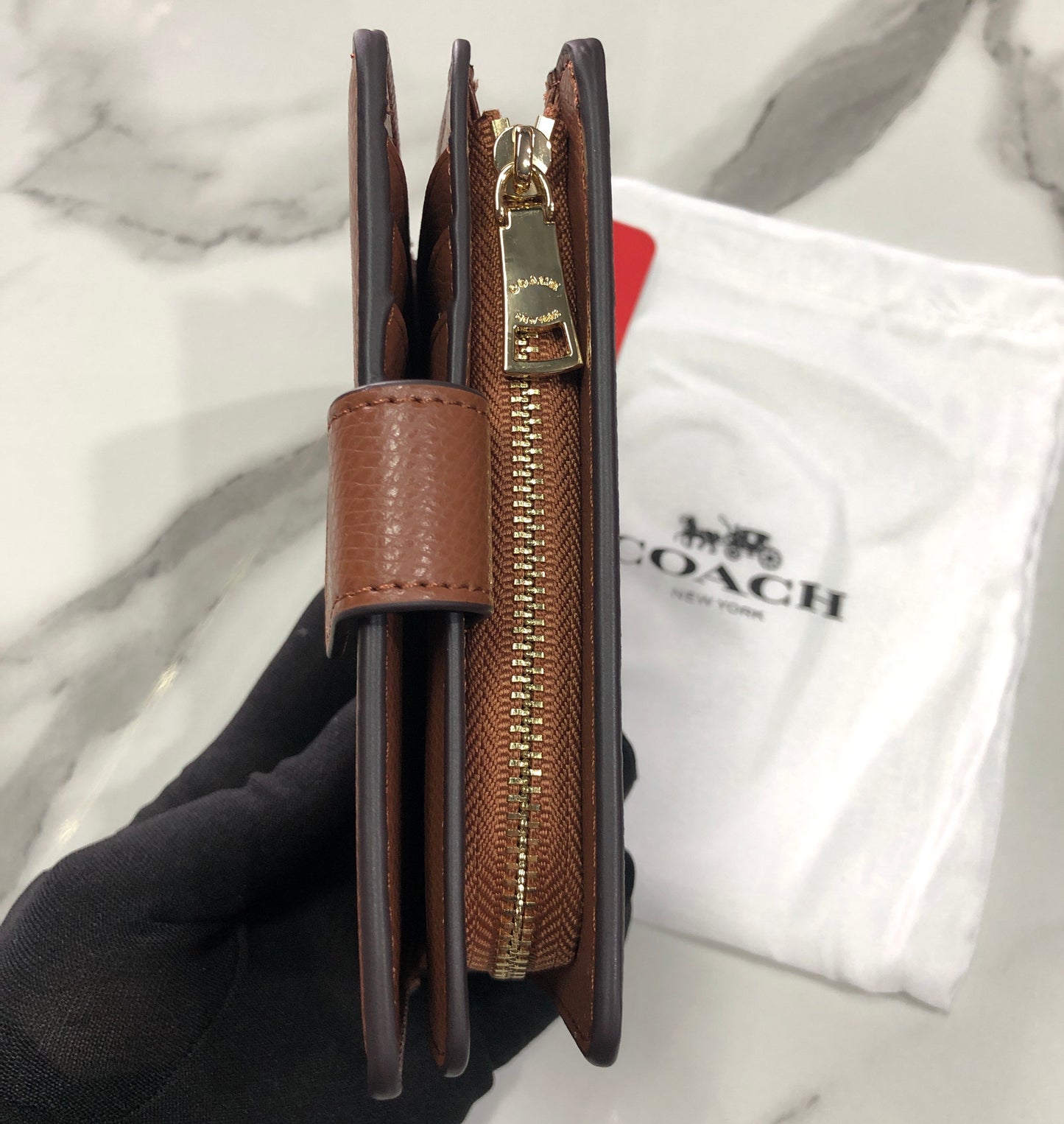 Coach Women's Medium Corner Zip Wallet